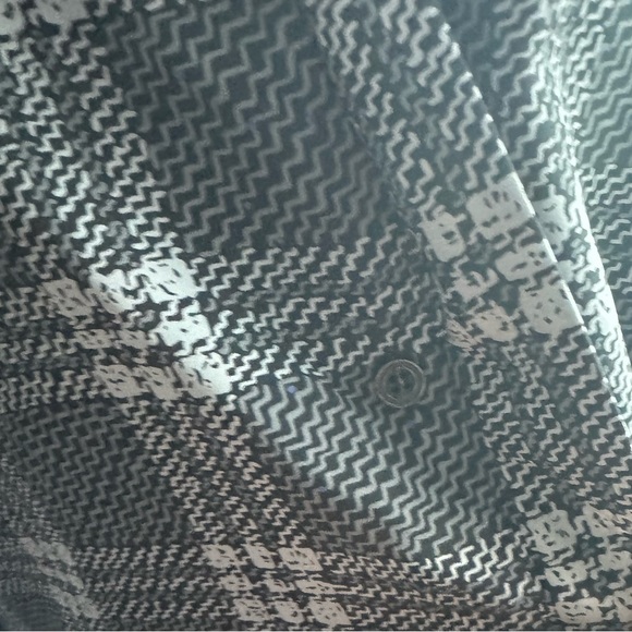 Peters & Ashley Liquid Silk Black Geometric Long Sleeve Vintage Blouse Size 14 - Picture 2 of 10